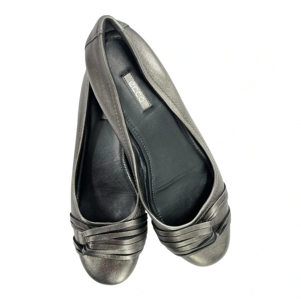 Ecco Women's Metallic Grey Slip-on Leather Flats Size EU 42 US 11-11.5 Preowned